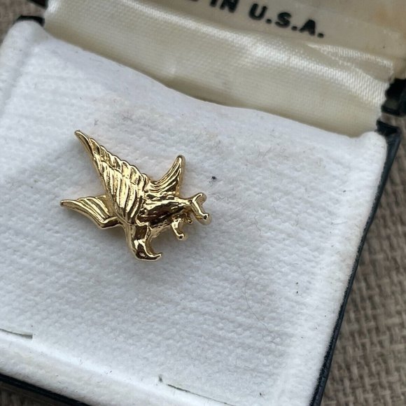 Vintage Colibri Pin Shirt or Jacket Pin Gold Tone Pin Made in USA come in a box - Picture 4 of 8